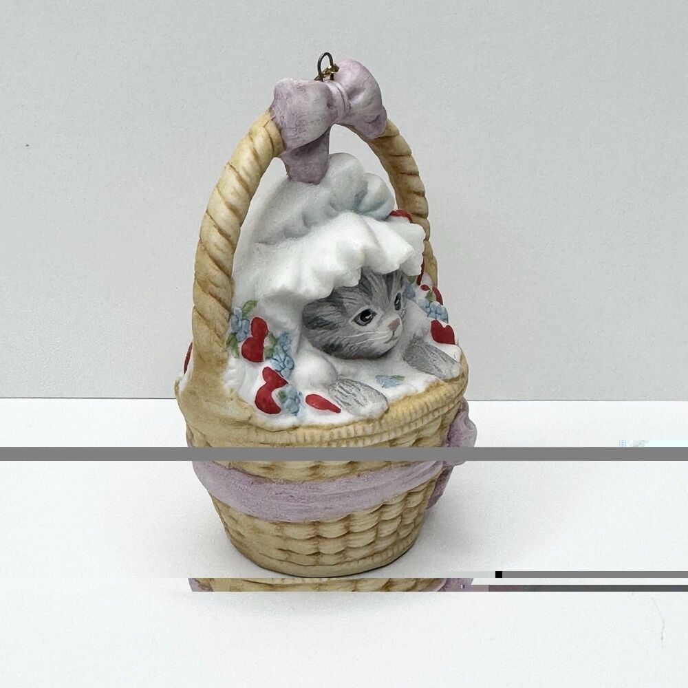 1985 Schmid Kitty Cucumber Christmas Ornament Kitten in Basket Hearts Figurine - Picture 5 of 7